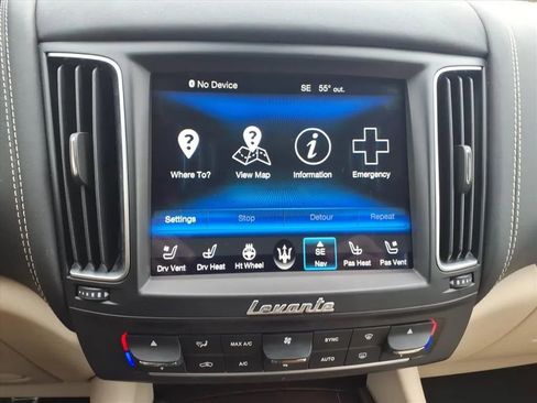 Used 2018 Maserati Levante GranLusso image 31