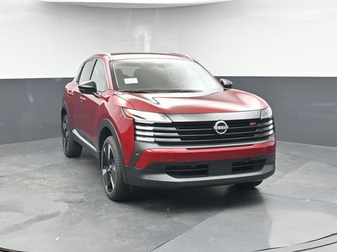 New 2026 Nissan Kicks SR image 3