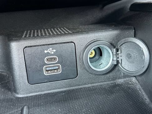 Certified 2025 Ford Escape ST-Line FWD image 20
