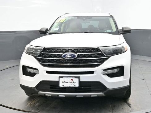 Used 2020 Ford Explorer XLT w/ Equipment Group 202A image 2