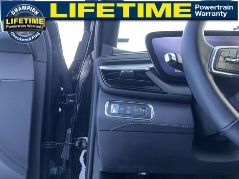 Used 2025 Buick Enclave Preferred image 18