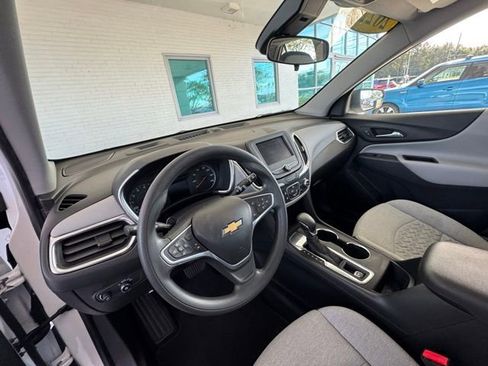 Used 2022 Chevrolet Equinox LS image 13