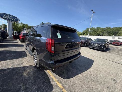 Certified 2025 Ford Expedition Active AWD/4WD image 3