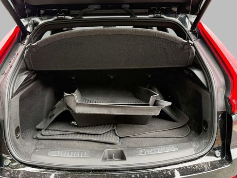 Used 2019 Cadillac XT4 Premium Luxury AWD/4WD image 17