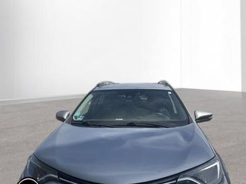 Used 2018 Toyota RAV4 XLE w/ Plus Extra Value Package FWD image 2