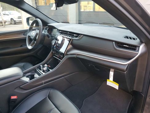 New 2025 Jeep Grand Cherokee L Limited AWD/4WD image 21