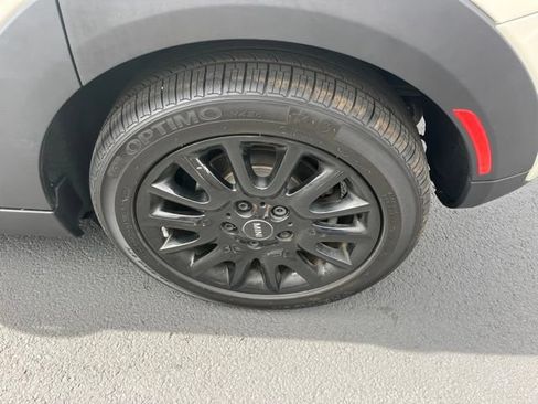 Used 2018 MINI Cooper 4-Door Hardtop FWD image 17