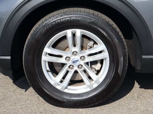 Used 2022 Ford Explorer XLT image 38