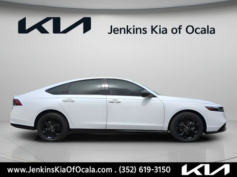 Used 2025 Honda Accord SE image 2