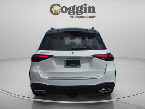 New 2026 Mercedes-Benz GLE 580 4MATIC image 4