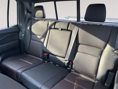 Used 2022 Honda Ridgeline Black Edition image 13