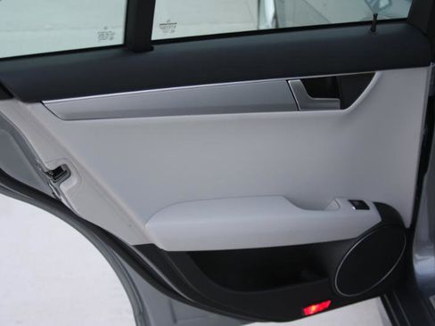 Used 2013 Mercedes-Benz C 300 Sport image 38