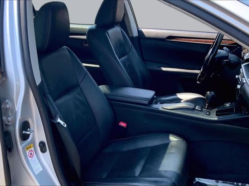 Used 2014 Lexus ES 350 w/ Luxury Package FWD image 8