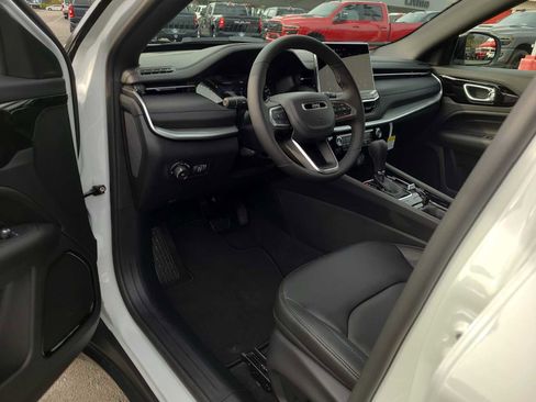 New 2026 Jeep Compass Limited image 10