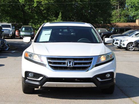 Used 2015 Honda Crosstour EX image 2