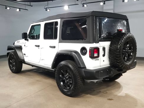 Used 2022 Jeep Wrangler Unlimited Sport AWD/4WD image 5