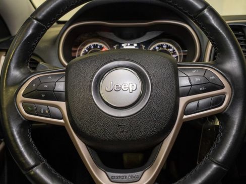 Used 2017 Jeep Cherokee Latitude image 17