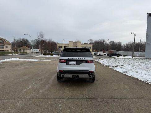 Used 2020 Land Rover Discovery Landmark image 6