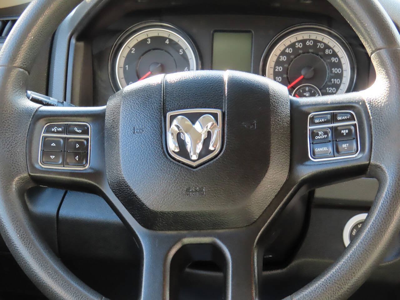 Used 2018 RAM 1500 Express w/ Express Value Package AWD/4WD image 16
