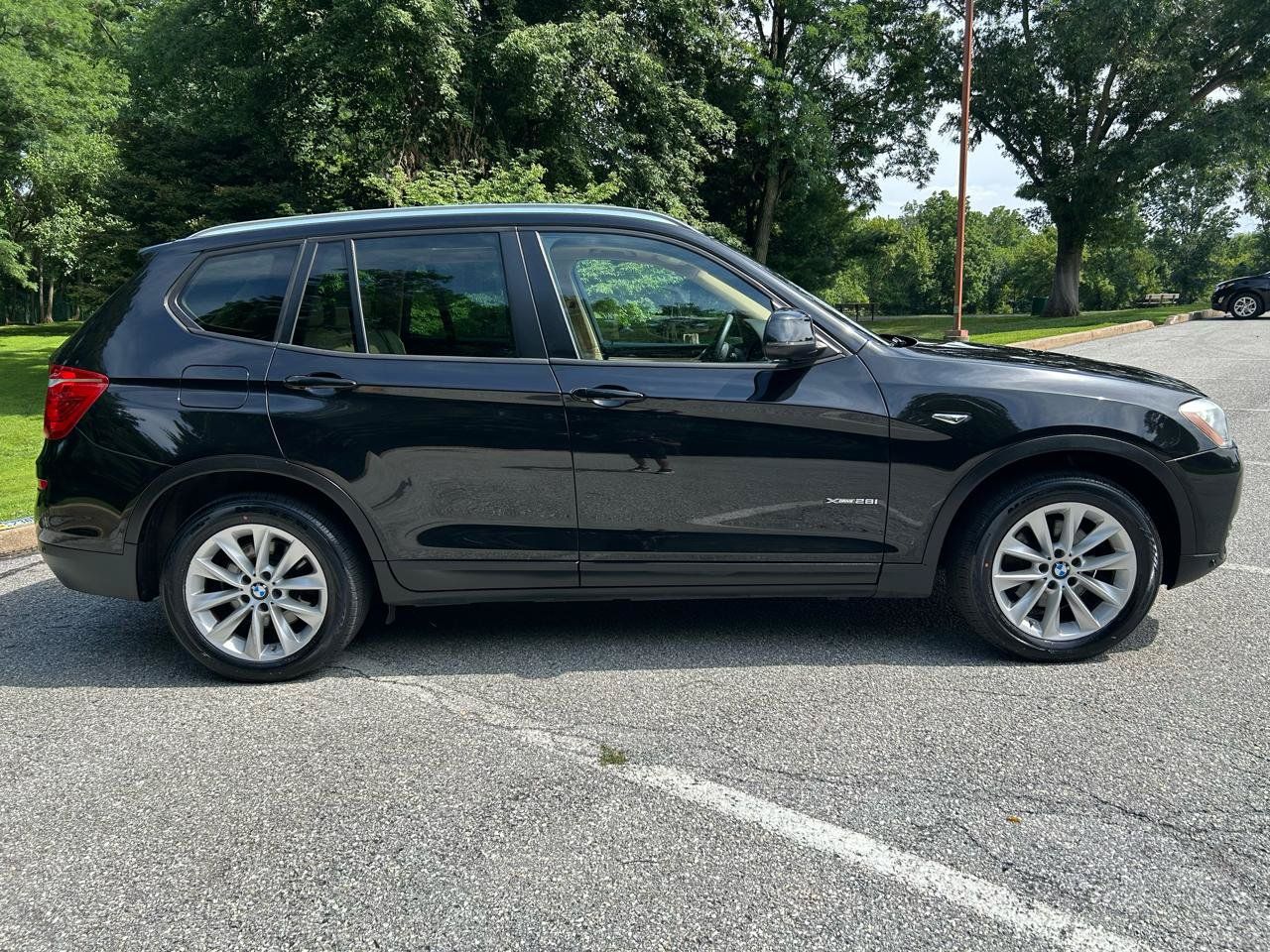 Used 2016 BMW X3 xDrive28i AWD/4WD image 4