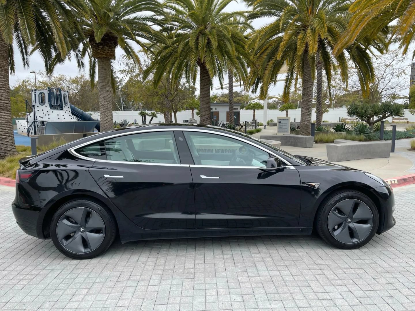 Used 2020 Tesla Model 3 Standard Range RWD image 5