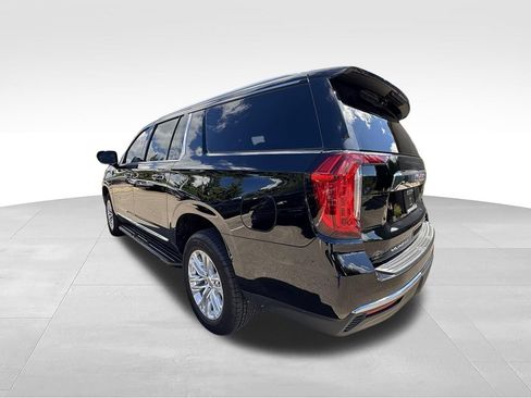 Used 2024 GMC Yukon XL SLT AWD/4WD image 11