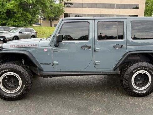 Used 2015 Jeep Wrangler Unlimited Rubicon AWD/4WD image 5