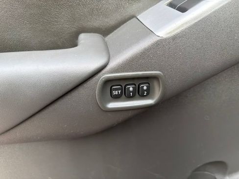 Used 2012 Nissan Pathfinder LE AWD/4WD image 20