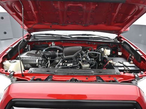 Used 2020 Toyota Tacoma SR image 43