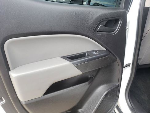 Used 2019 Chevrolet Colorado W/T RWD image 21