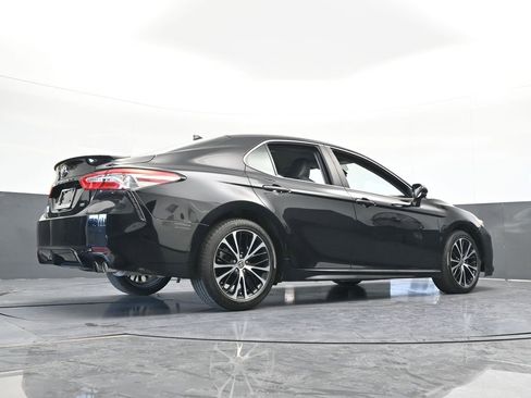 Used 2020 Toyota Camry SE image 54