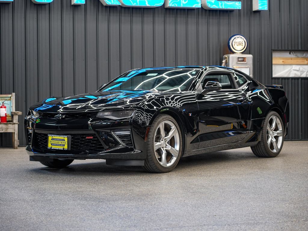 Used 2017 Chevrolet Camaro SS RWD image 4