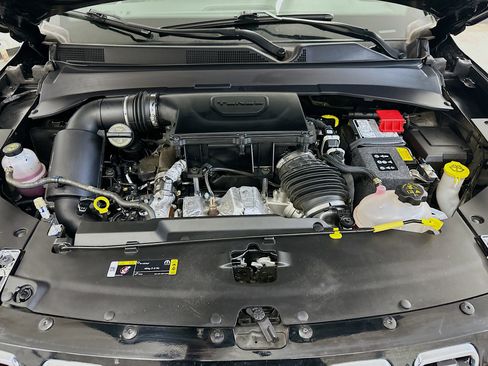 Used 2025 Jeep Compass Limited image 33