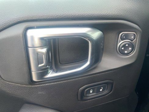 Used 2023 Jeep Wrangler Unlimited Sahara image 20