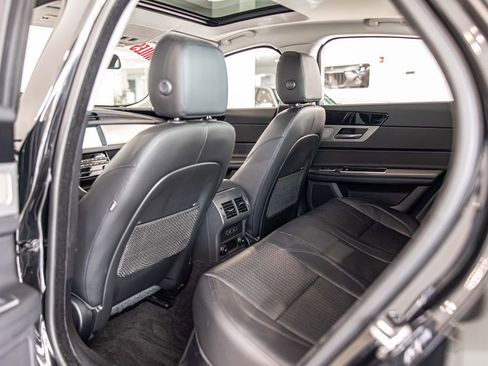 Used 2017 Jaguar XF Prestige AWD/4WD image 35