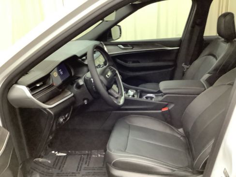 New 2026 Jeep Grand Cherokee Limited image 15