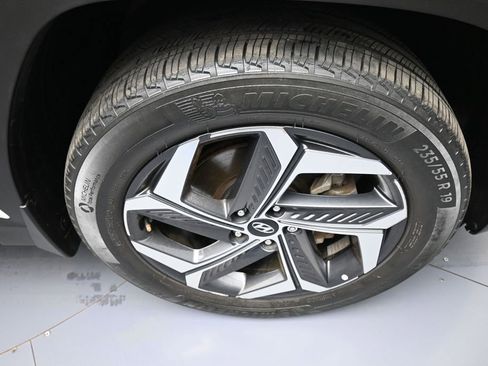 Certified 2022 Hyundai Tucson Limited w/ Cargo Package AWD/4WD image 13