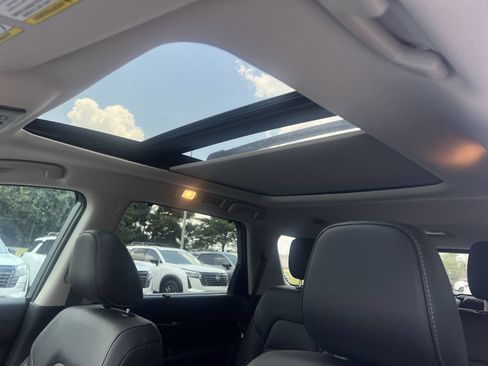 New 2026 Nissan Pathfinder SL w/ SL Premium Package FWD image 11
