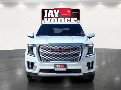 Used 2023 GMC Yukon Denali AWD/4WD image 2