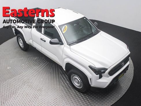 Used 2025 Toyota Tacoma SR RWD image 3