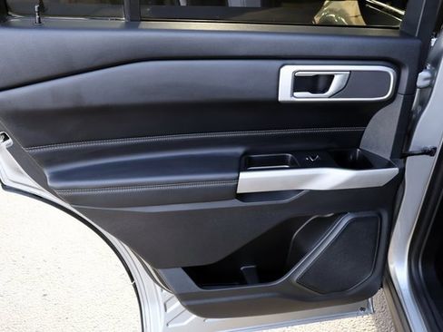 Certified 2022 Ford Explorer XLT w/ Equipment Group 202A image 25