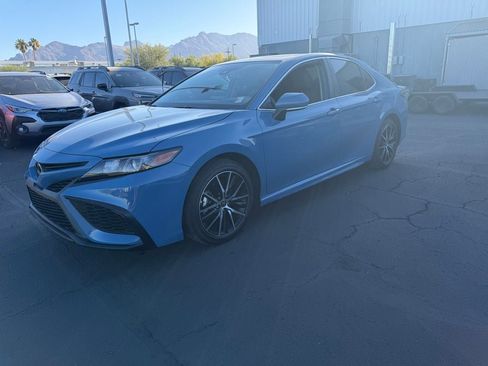 Used 2024 Toyota Camry SE w/ Audio Upgrade Package FWD image 3