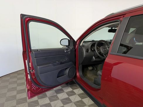 Used 2016 Jeep Compass Sport w/ Power Value Group FWD image 8