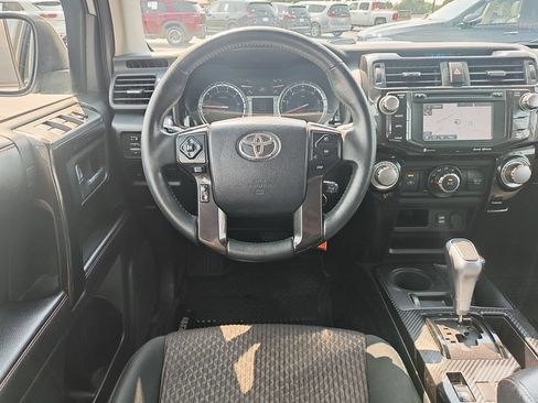 Used 2019 Toyota 4Runner TRD Off-Road AWD/4WD image 15