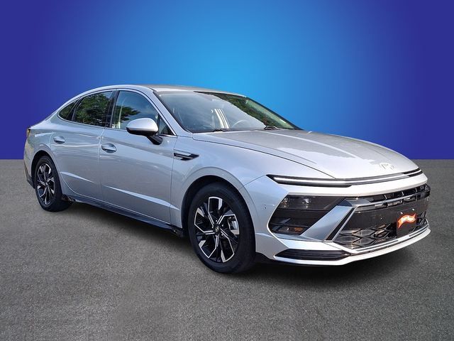 Used 2025 Hyundai Sonata SEL FWD image 3