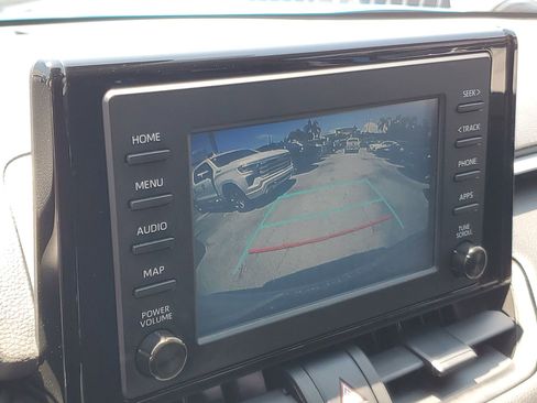 Used 2019 Toyota RAV4 LE FWD image 25