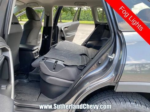 Used 2021 Toyota RAV4 XLE AWD/4WD image 38
