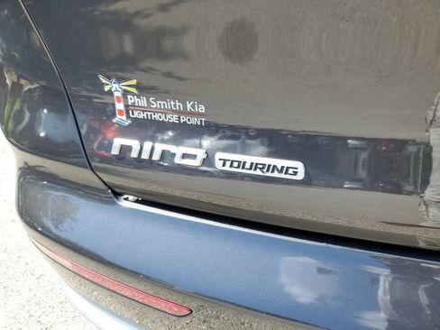 Used 2018 Kia Niro EX w/ Option Group 020 FWD image 8