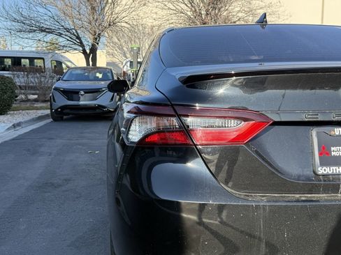 Used 2021 Toyota Camry SE image 34