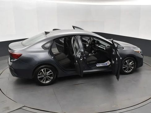 Used 2023 Kia Forte LXS FWD image 6